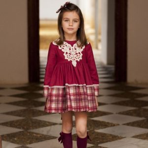Vestido Niña Talle Alto Cuadros Burdeos y Adorno Guipur