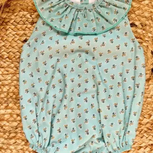 Pelele de manga sisa verde agua con flores Iris