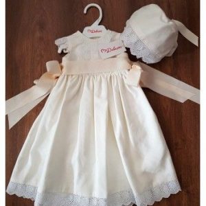 Faldón con Capota Lino y Encaje de Bolillo Color Blanco Roto